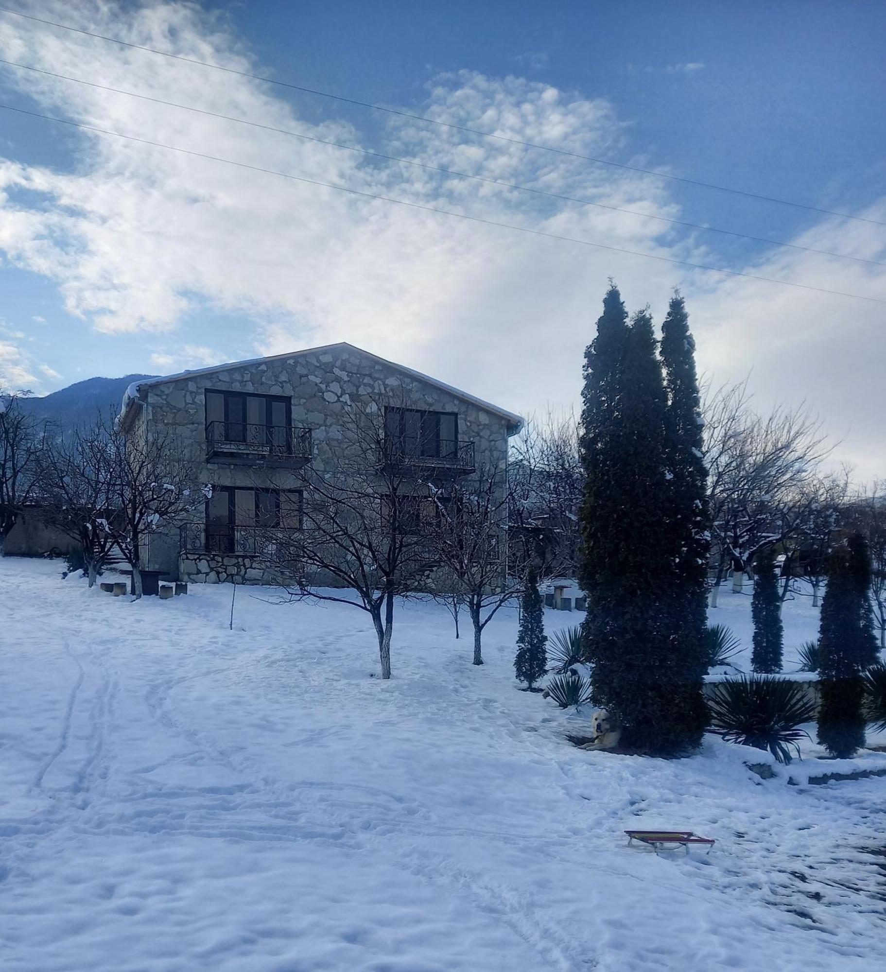 Guest House Ijevan'S Garden Bagian luar foto