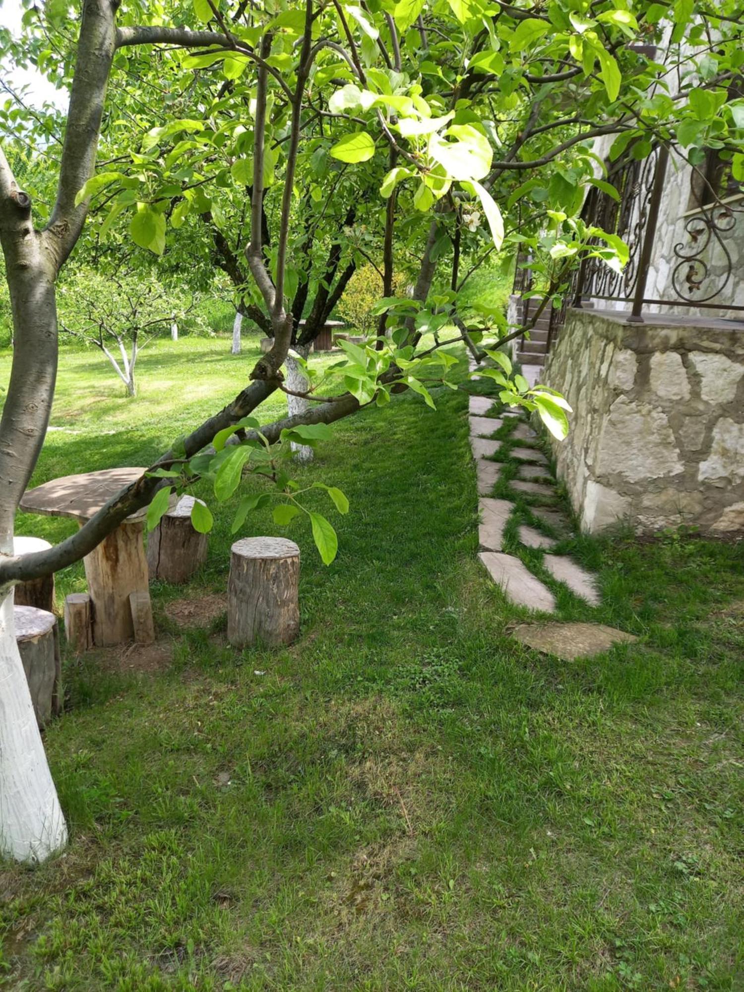 Guest House Ijevan'S Garden Bagian luar foto